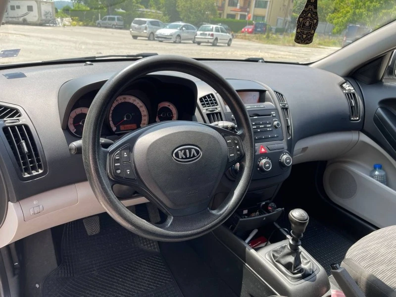 Kia Ceed 1, 6 бензин, снимка 8 - Автомобили и джипове - 47210183