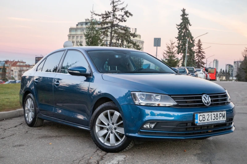 VW Jetta 2.0 TDI, снимка 2 - Автомобили и джипове - 48133984