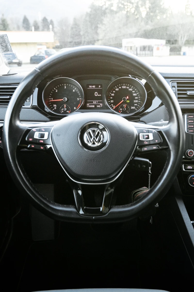 VW Jetta 2.0 TDI, снимка 10 - Автомобили и джипове - 48133984