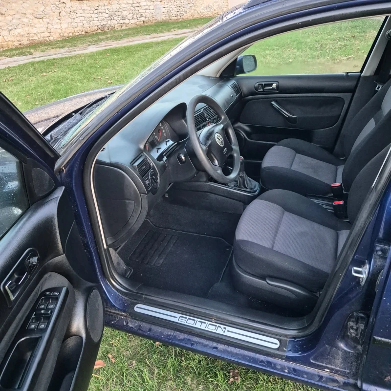 VW Golf 1.9 TDI 90k EDITION Теглич, снимка 5 - Автомобили и джипове - 52486486