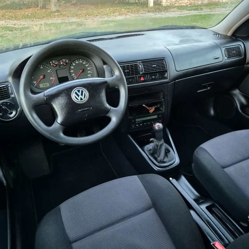 VW Golf 1.9 TDI 90k EDITION Теглич, снимка 10 - Автомобили и джипове - 52486486