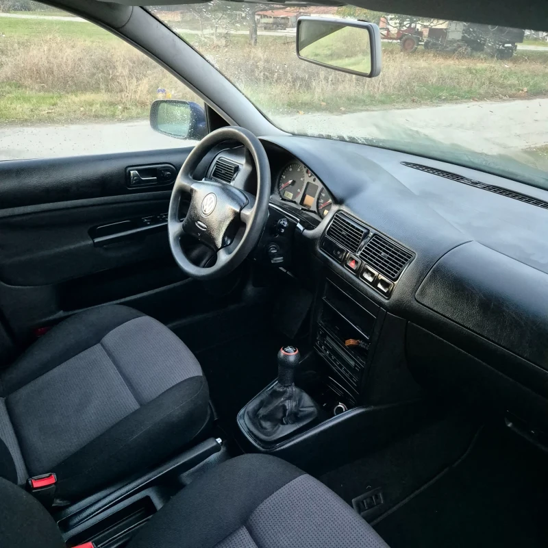 VW Golf 1.9 TDI 90k EDITION Теглич, снимка 6 - Автомобили и джипове - 52486486