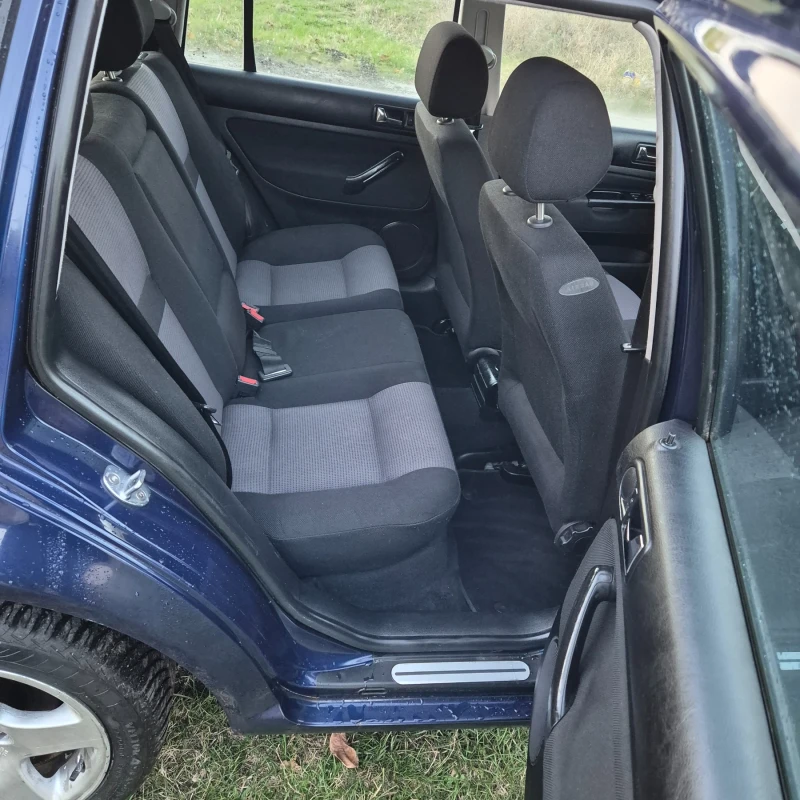 VW Golf 1.9 TDI 90k EDITION Теглич, снимка 7 - Автомобили и джипове - 52486486