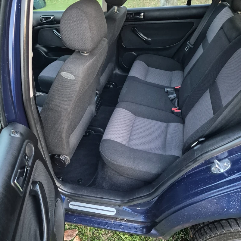 VW Golf 1.9 TDI 90k EDITION Теглич, снимка 9 - Автомобили и джипове - 52486486