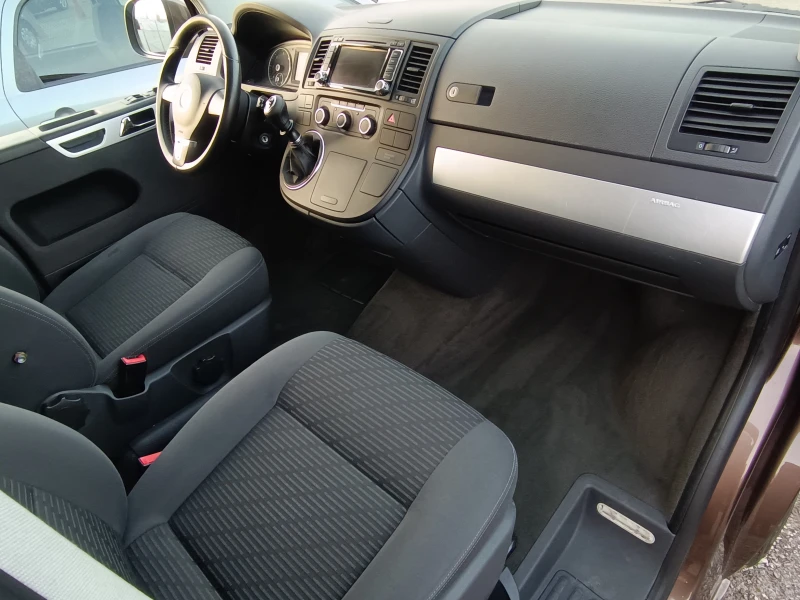 VW Multivan 2.0TDI-140к.с.!!! &#34;MULTIVAN-CUP&#34;! ВНОС ШВЕ, снимка 14 - Автомобили и джипове - 52466186