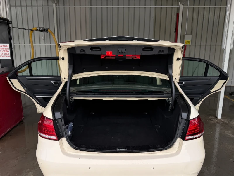 Mercedes-Benz E 220, снимка 7 - Автомобили и джипове - 52494580