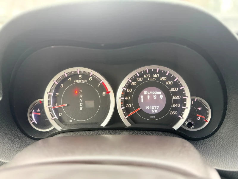 Honda Accord 2.4i-VTEC/Executive/Automat/Камера/ЛИЗИНГ, снимка 12 - Автомобили и джипове - 52661142