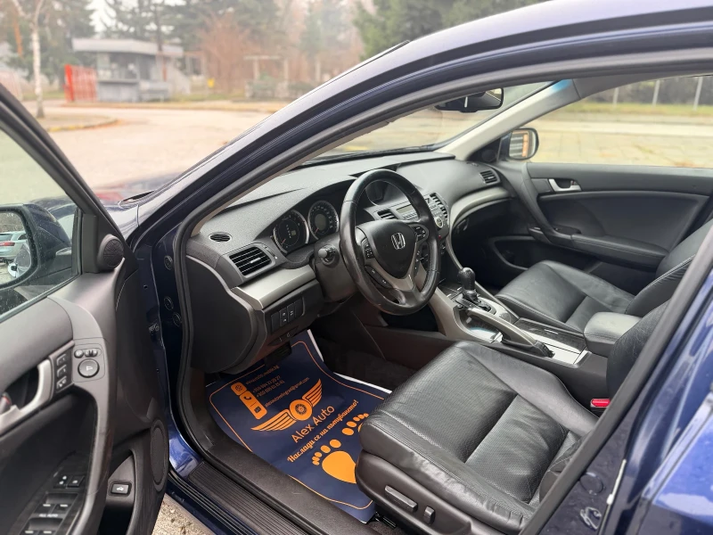 Honda Accord 2.4i-VTEC/Executive/Automat/Камера/ЛИЗИНГ, снимка 8 - Автомобили и джипове - 52661142