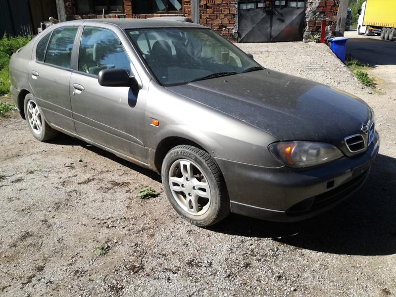 Nissan Primera, снимка 1 - Автомобили и джипове - 45338219