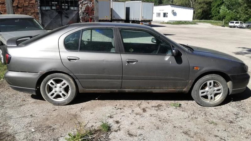 Nissan Primera, снимка 7 - Автомобили и джипове - 47188686