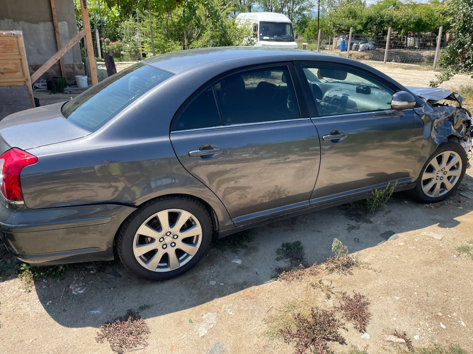 Toyota Avensis  - изображение 2