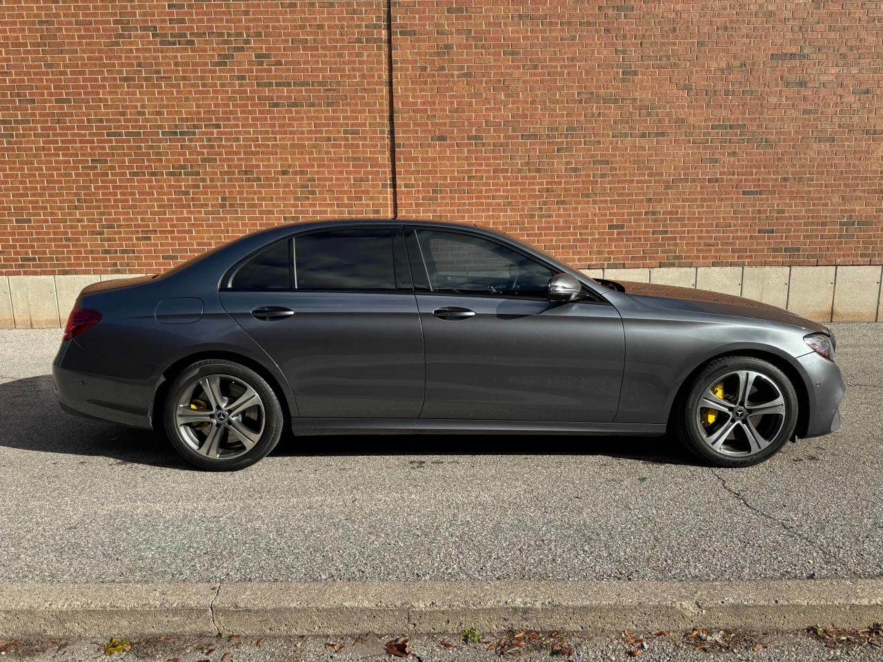 Mercedes-Benz E 400 * АВТО КРЕДИТ* ЦЕНА ДО БГ * СЕРВИЗНА ИСТОРИЯ *  - изображение 3