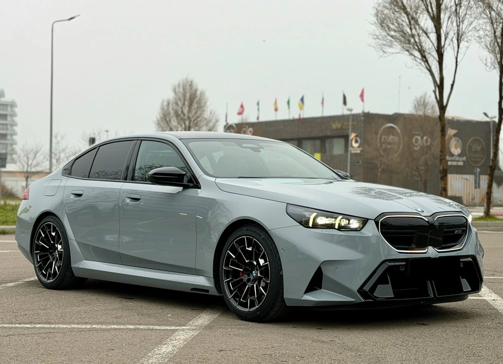 BMW M5 xDrive Hybrid 4.4 - изображение 3