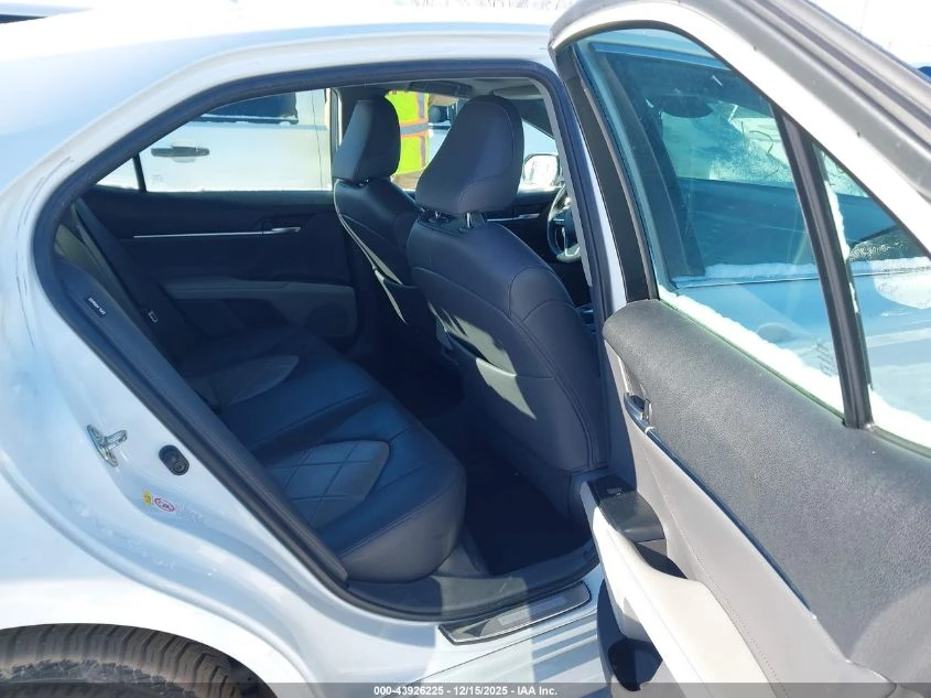 Toyota Camry 2.5l Xle - изображение 8