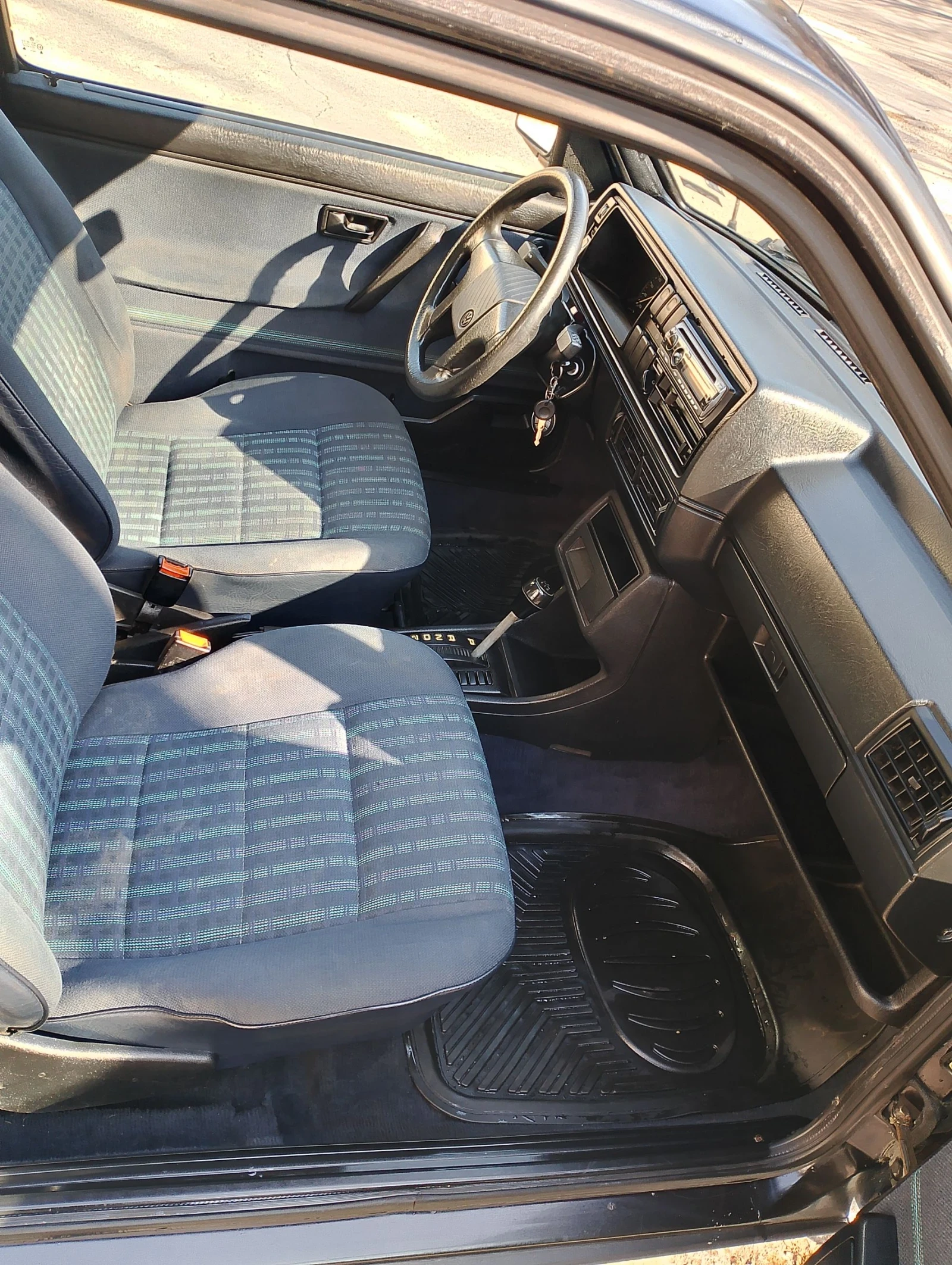 VW Golf 1.8 моно .автоматик ! .хидравлика ! , снимка 8 - Автомобили и джипове - 53855176