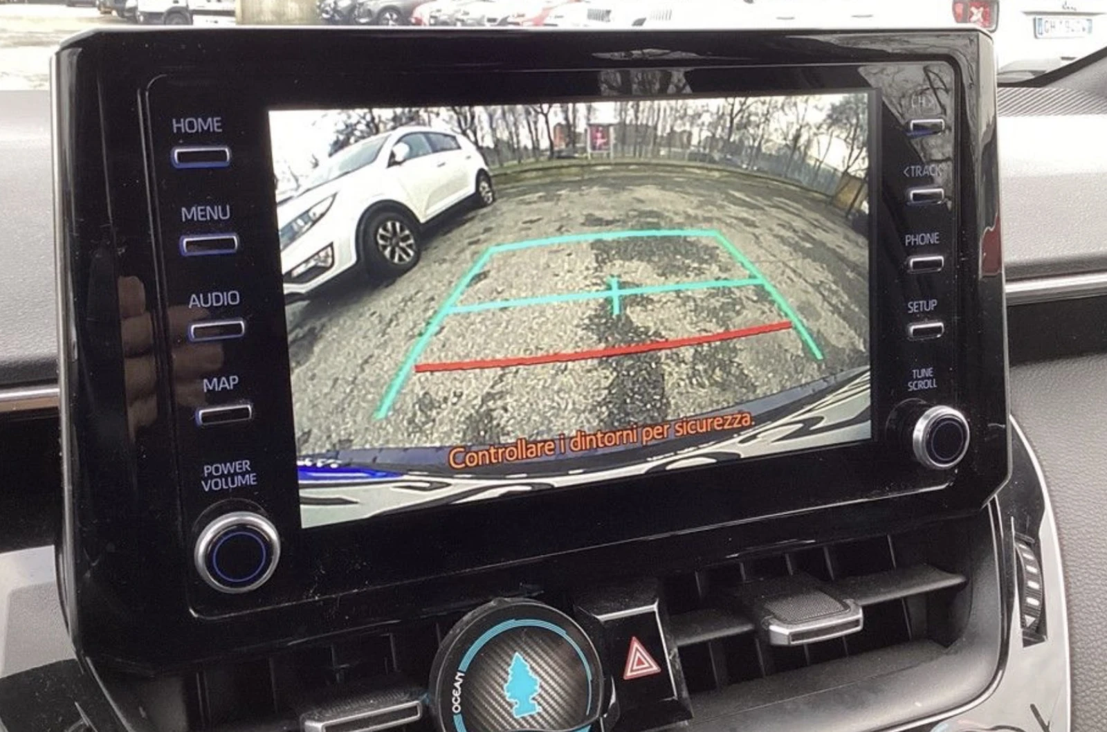 Toyota Corolla Touring Sports, снимка 8 - Автомобили и джипове - 53948245