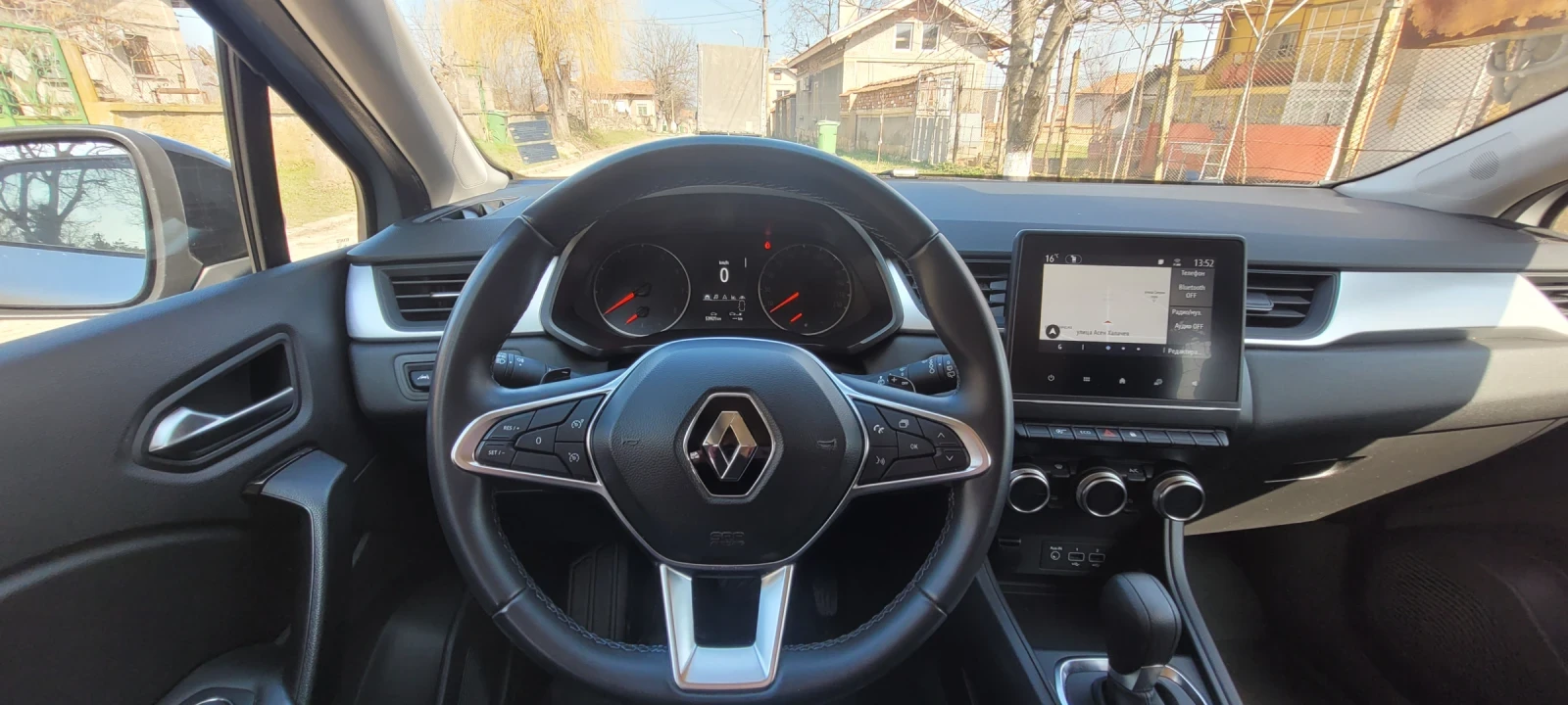 Renault Captur, снимка 4 - Автомобили и джипове - 54010178