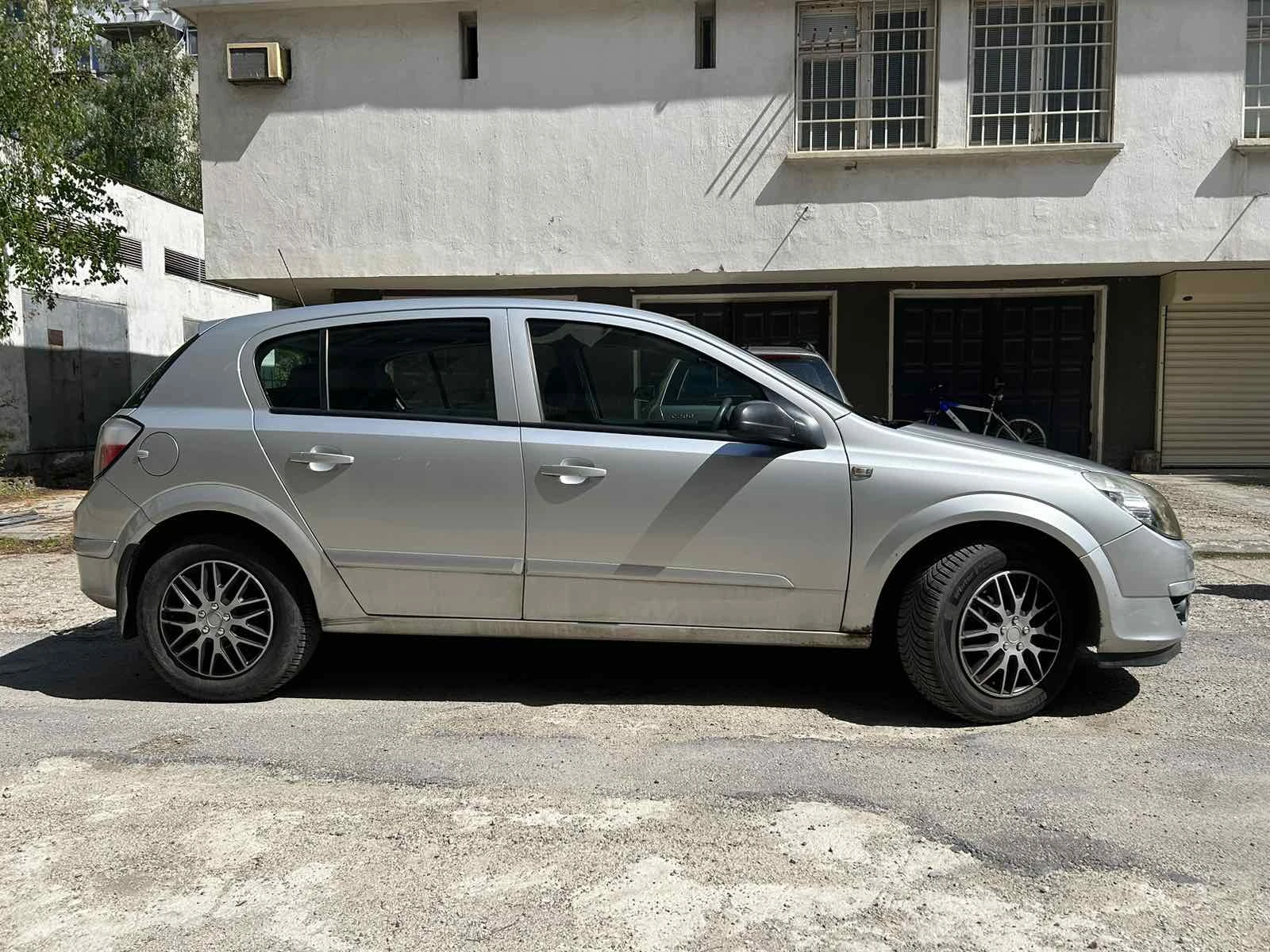 Opel Astra, снимка 11 - Автомобили и джипове - 54452042