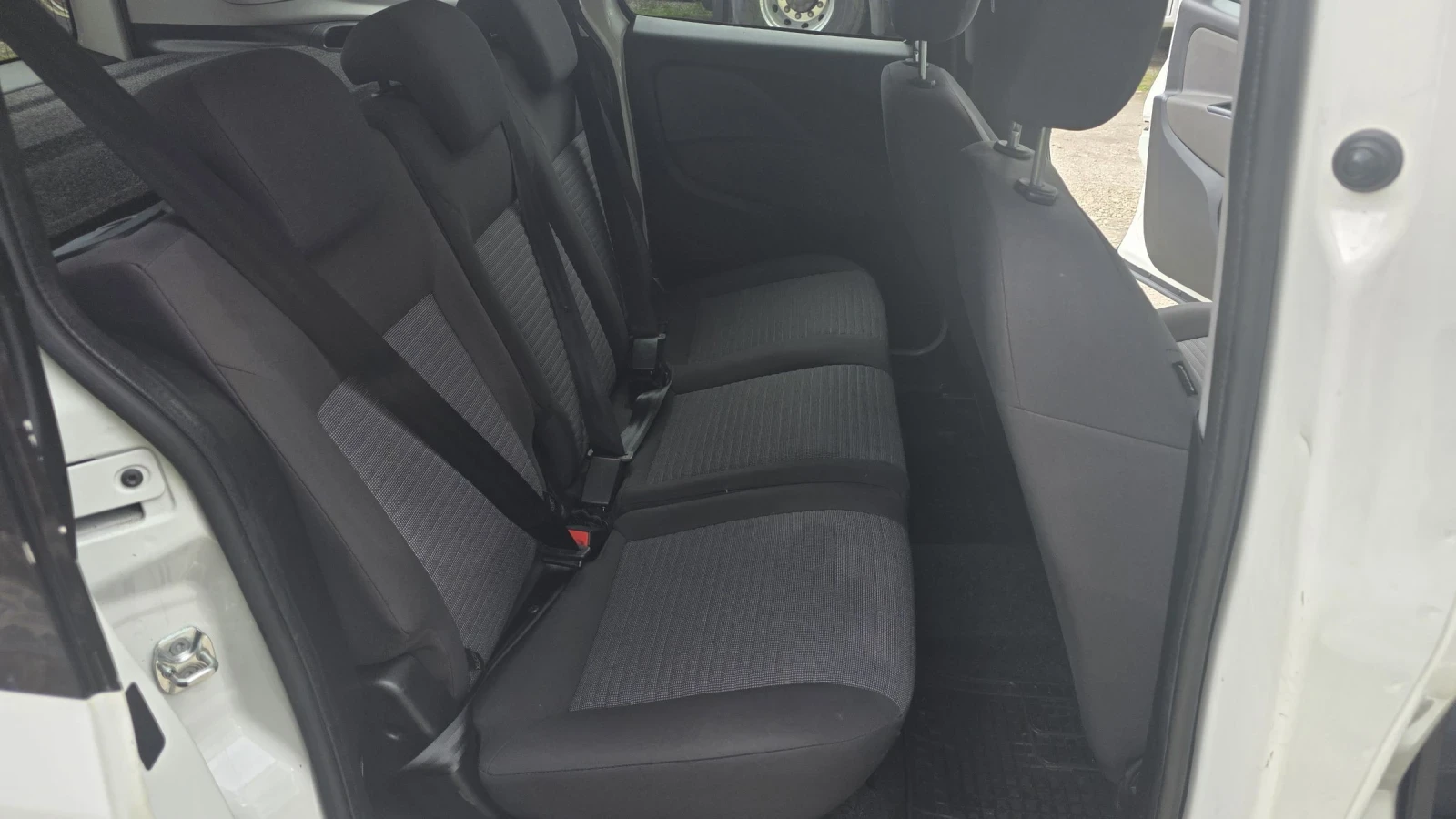 Fiat Doblo 1, 6 MAXI Климатроник, снимка 12 - Автомобили и джипове - 54453771