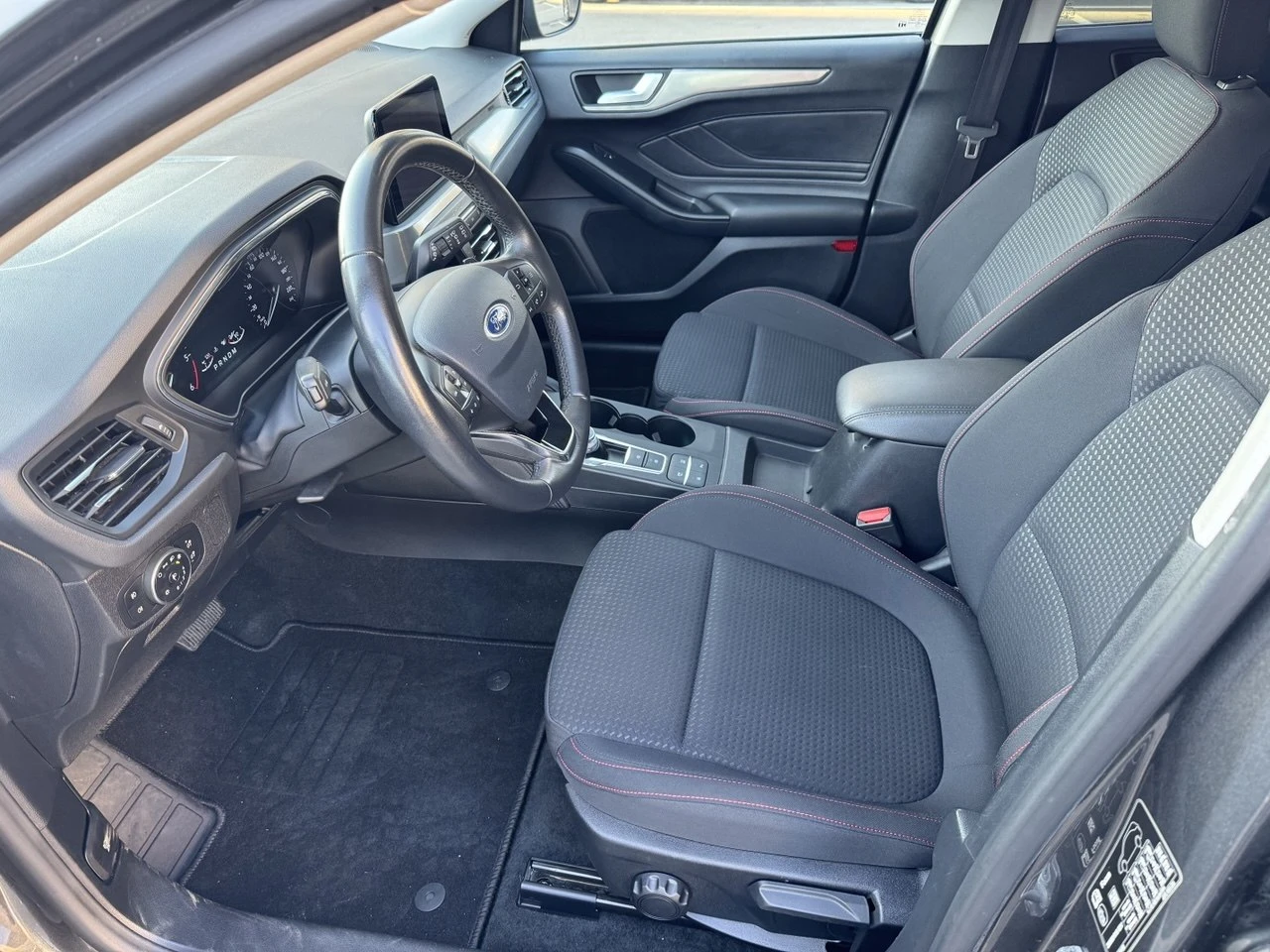 Ford Focus 2.0 TDCI, 150 HP, Auto, Подгрев, снимка 6 - Автомобили и джипове - 54504290