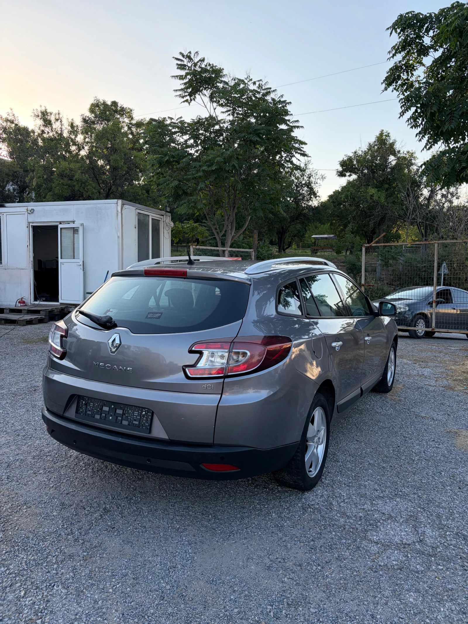 Renault Megane 1.5dci, снимка 5 - Автомобили и джипове - 54737624