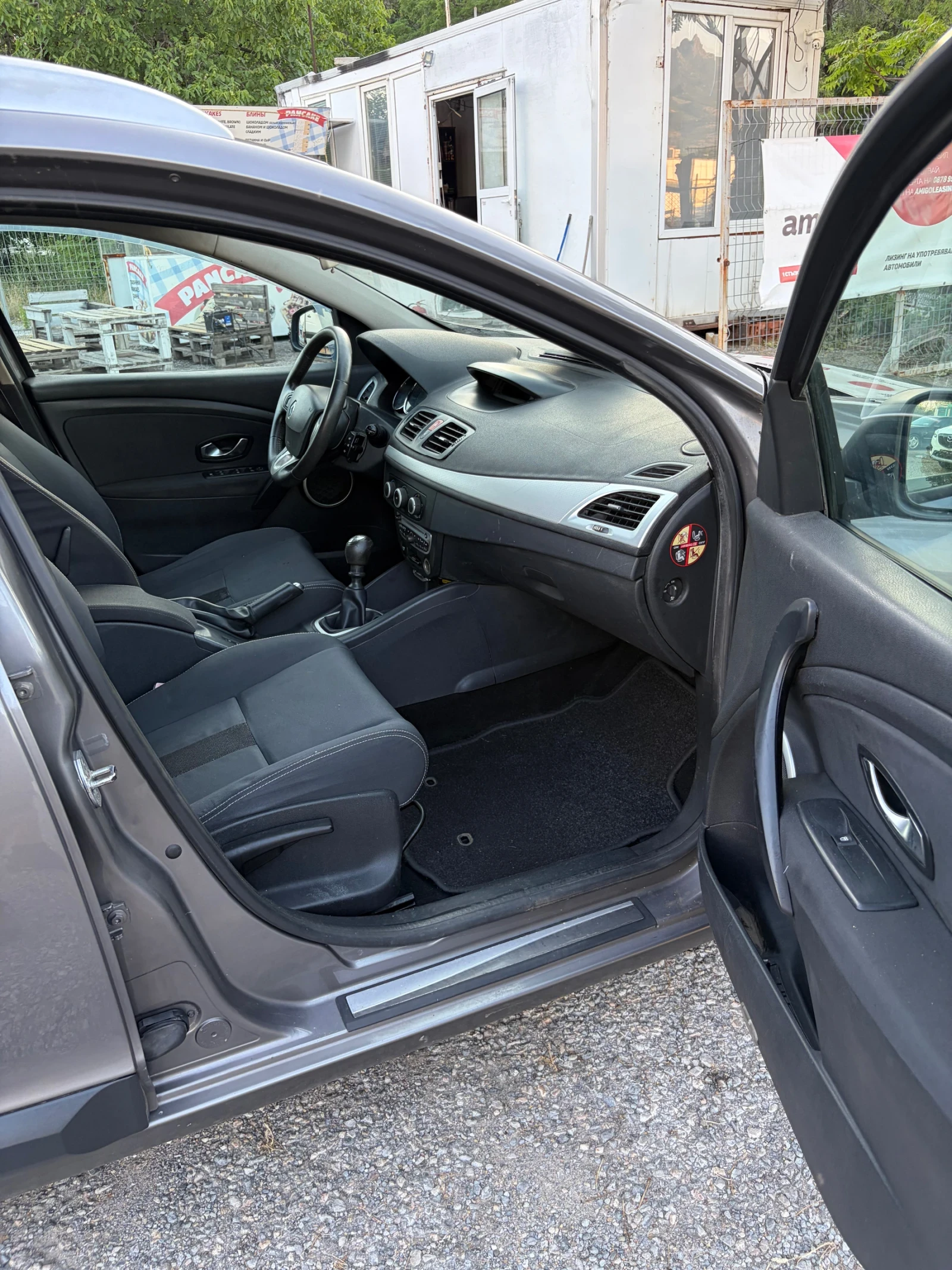 Renault Megane 1.5dci, снимка 11 - Автомобили и джипове - 54737624