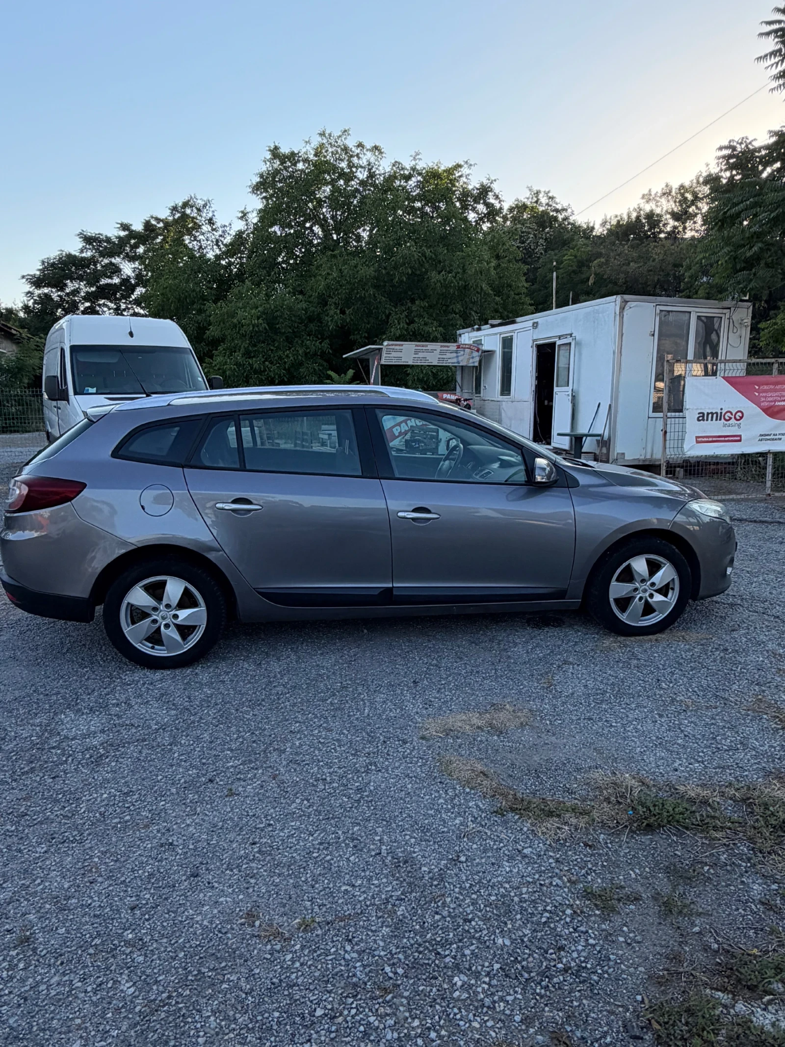 Renault Megane 1.5dci, снимка 6 - Автомобили и джипове - 54737624
