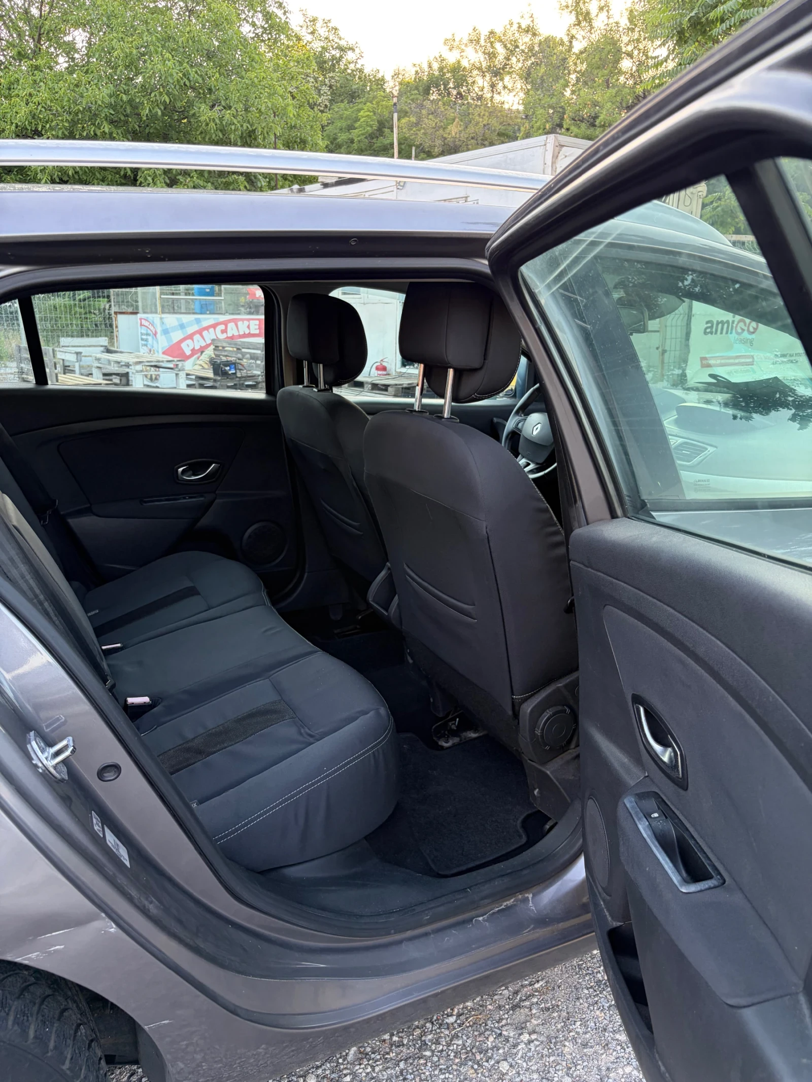 Renault Megane 1.5dci, снимка 10 - Автомобили и джипове - 54737624
