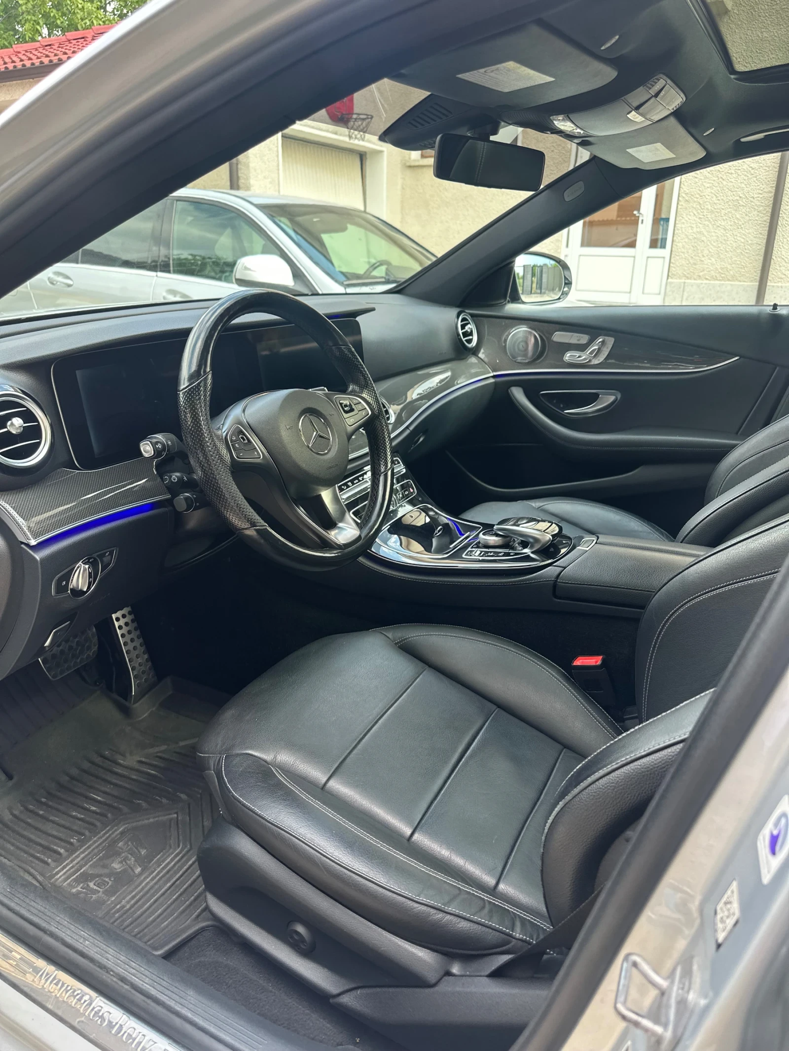 Mercedes-Benz E 400 4MATIC, снимка 14 - Автомобили и джипове - 55124097