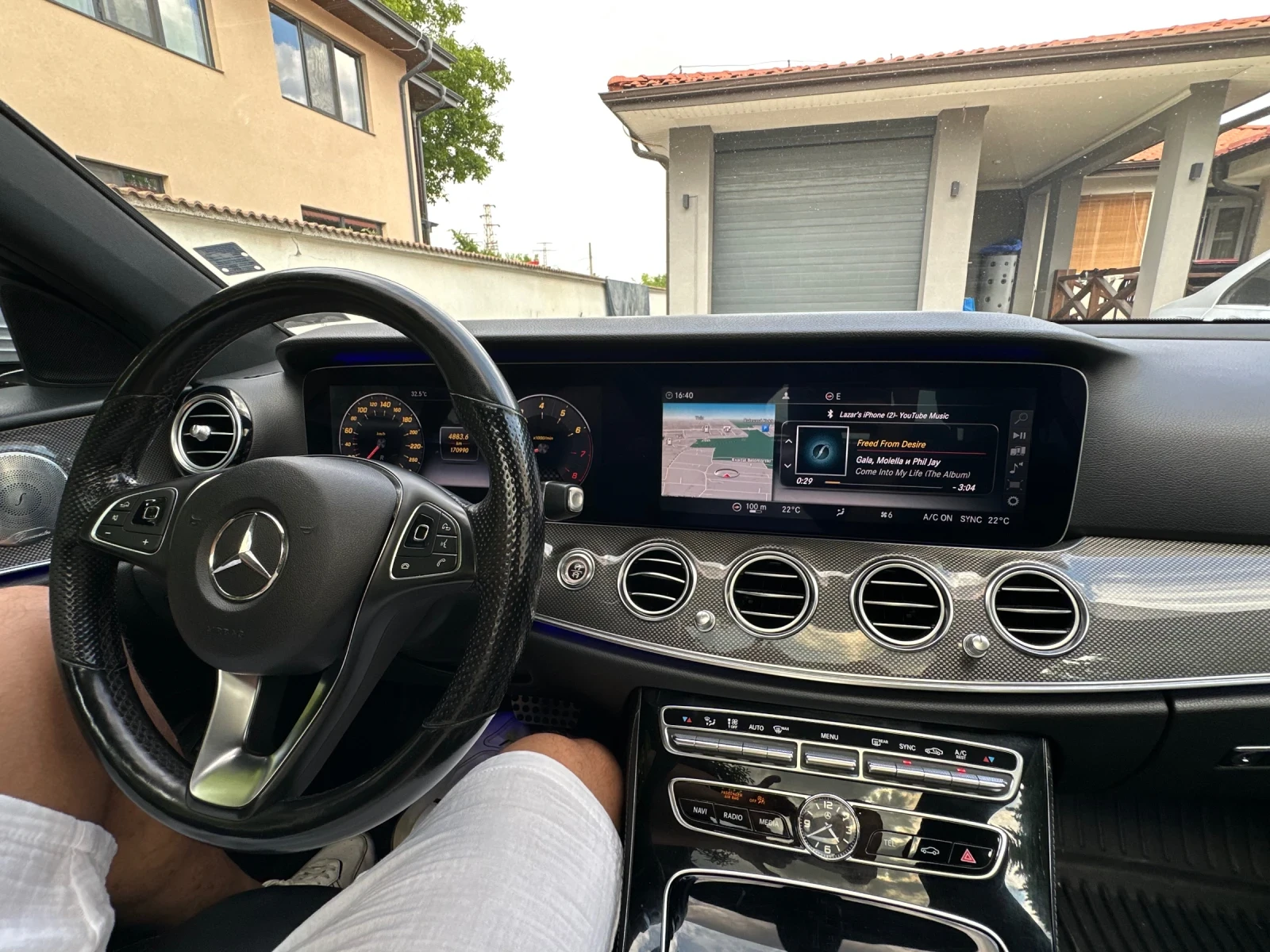 Mercedes-Benz E 400 4MATIC, снимка 8 - Автомобили и джипове - 55124097