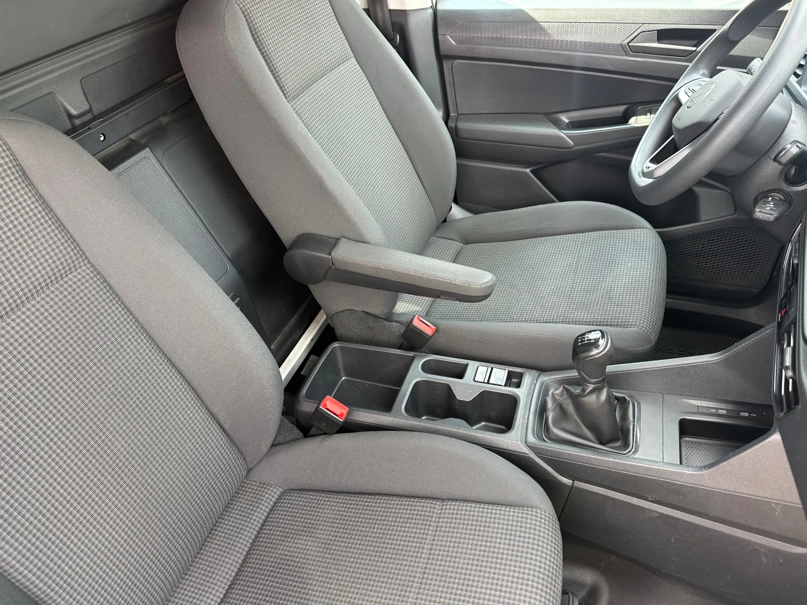 VW Caddy 2.0 TDI -102 k.s.157000 �� | Mobile.bg � ����������� 17