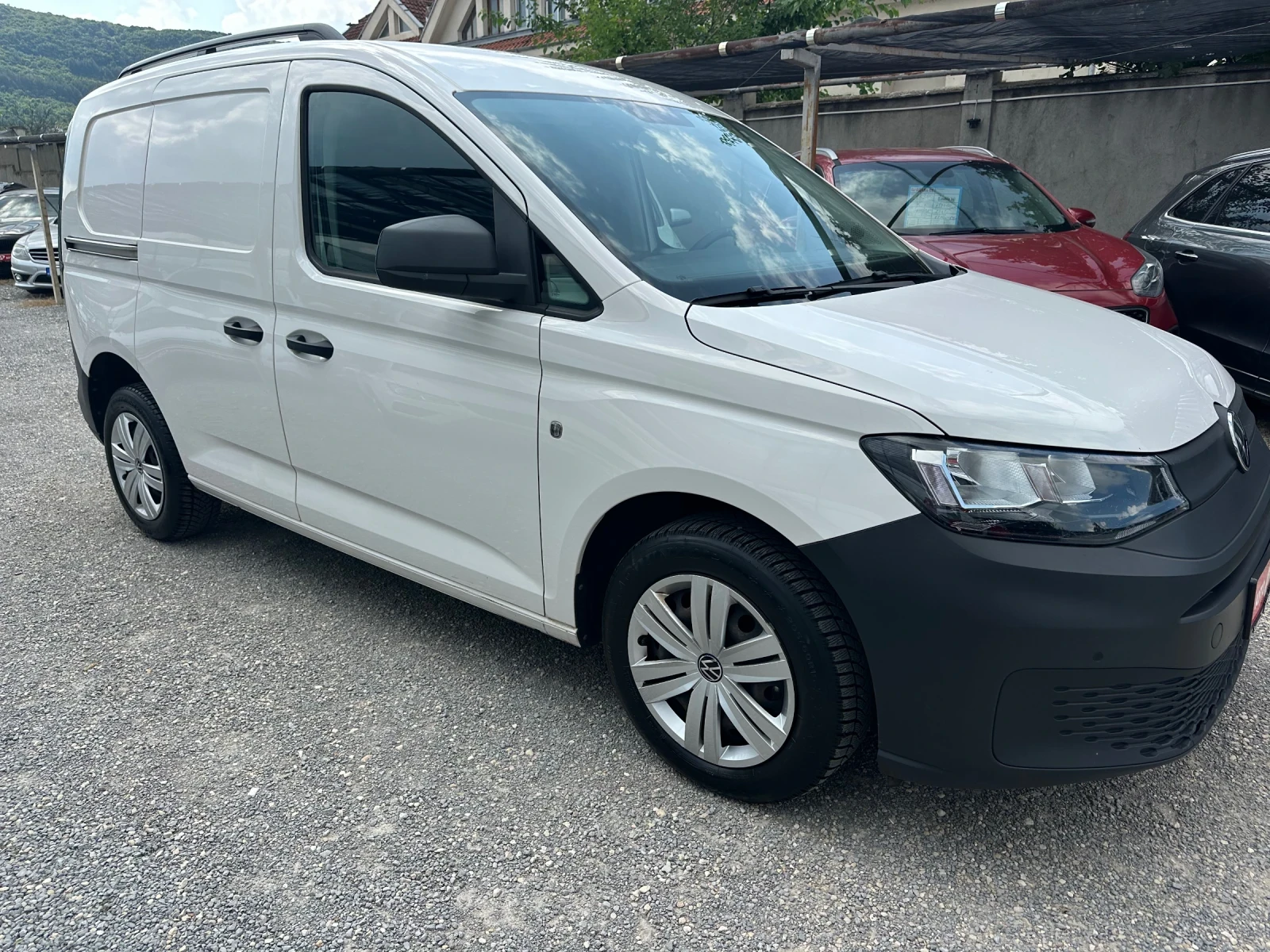 VW Caddy 2.0 TDI -102 k.s.157000 км
