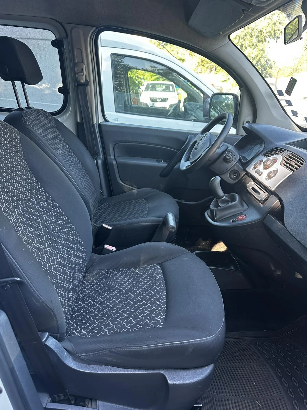 Renault Kangoo, снимка 4 - Автомобили и джипове - 55987792