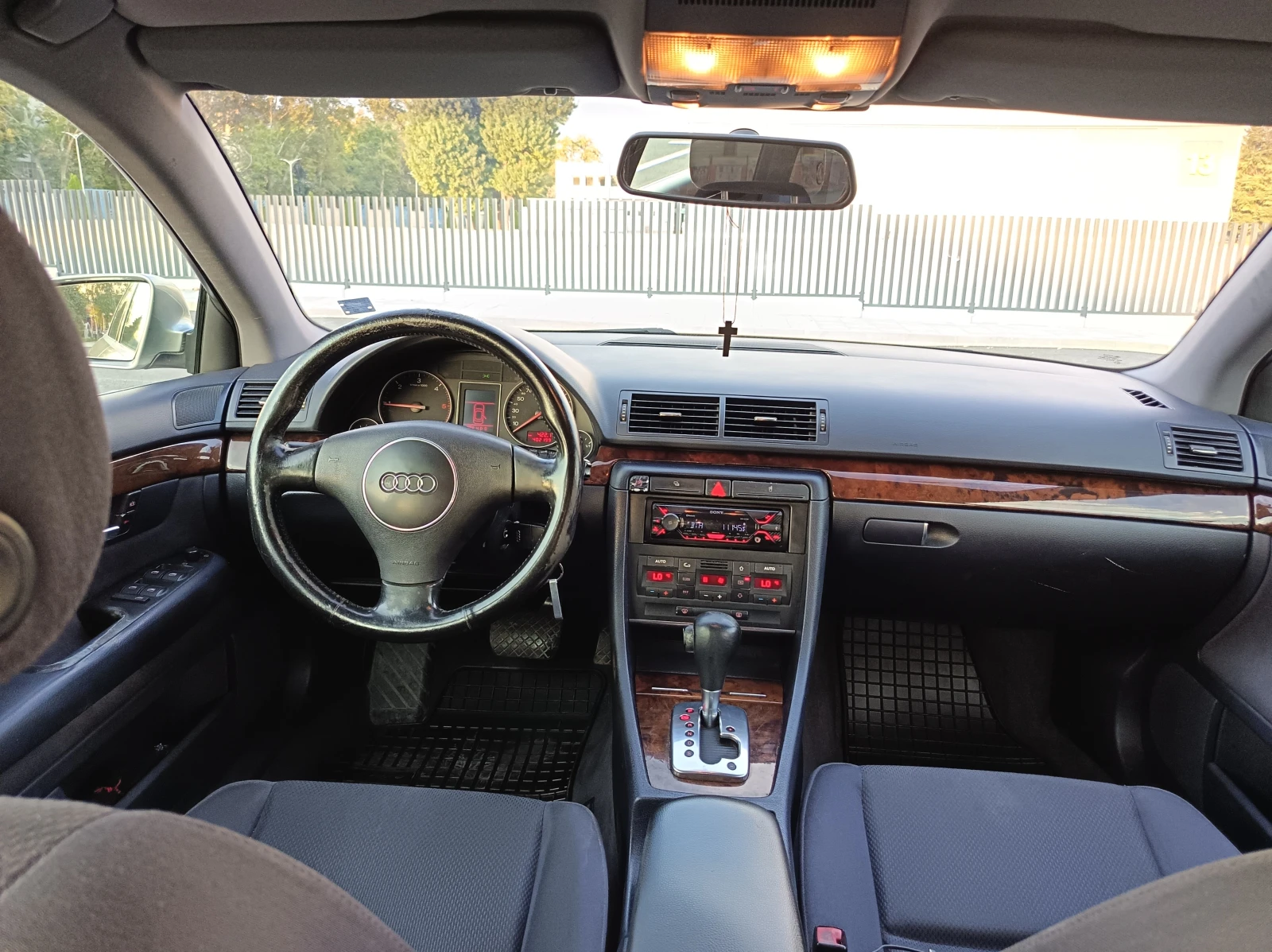 Audi A4 1.9 TDI, снимка 7 - Автомобили и джипове - 56329251