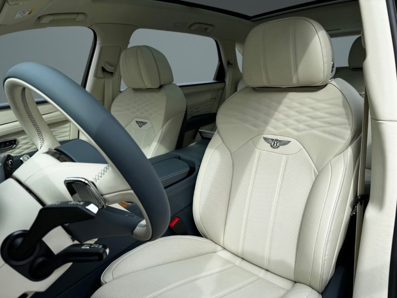 Bentley Bentayga V8/ LONG/ AZURE/ NAIM/ PANO/ HEAD UP/ NIGHT VISION, снимка 11 - Автомобили и джипове - 45171879