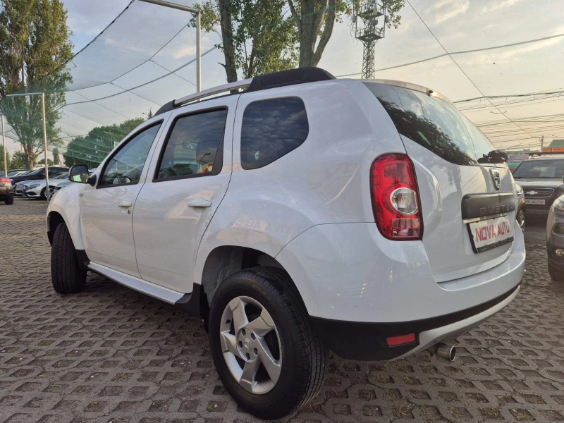 Dacia Duster 1.6I-160.000km, снимка 2 - Автомобили и джипове - 47374859