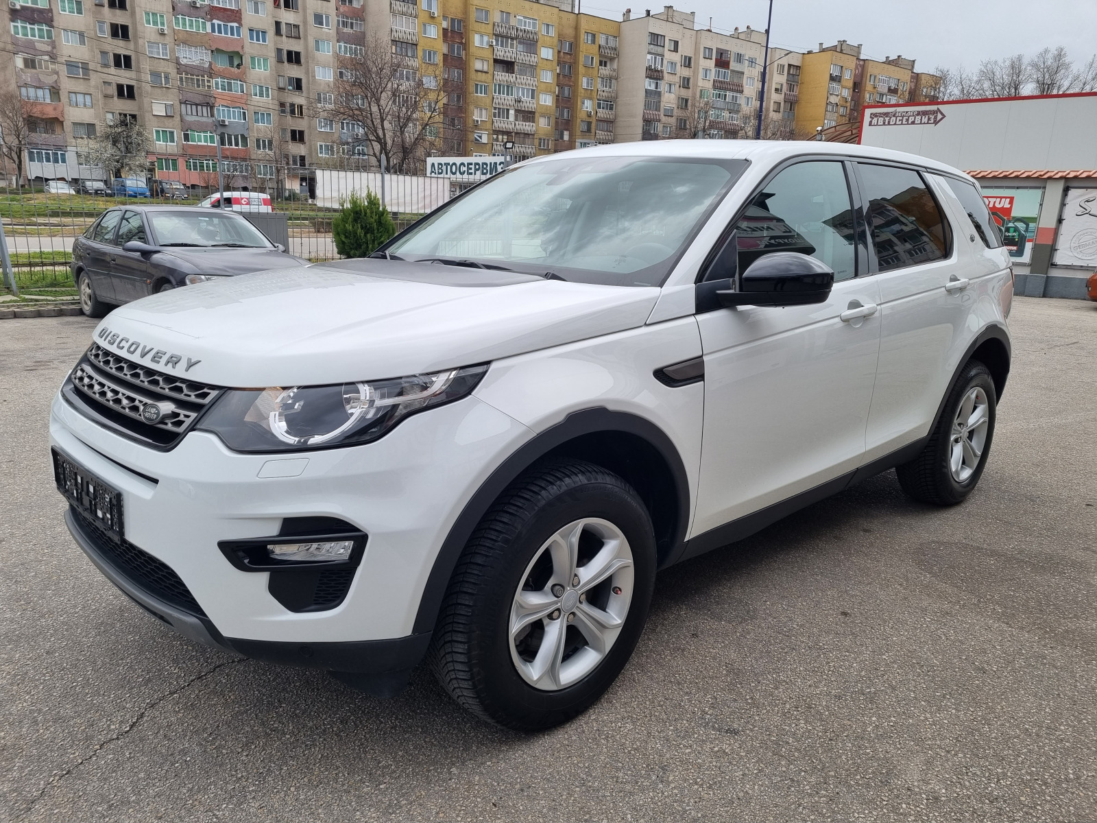 Land Rover Discovery Sport 2.0i-AT (240hp) 4WD - изображение 1