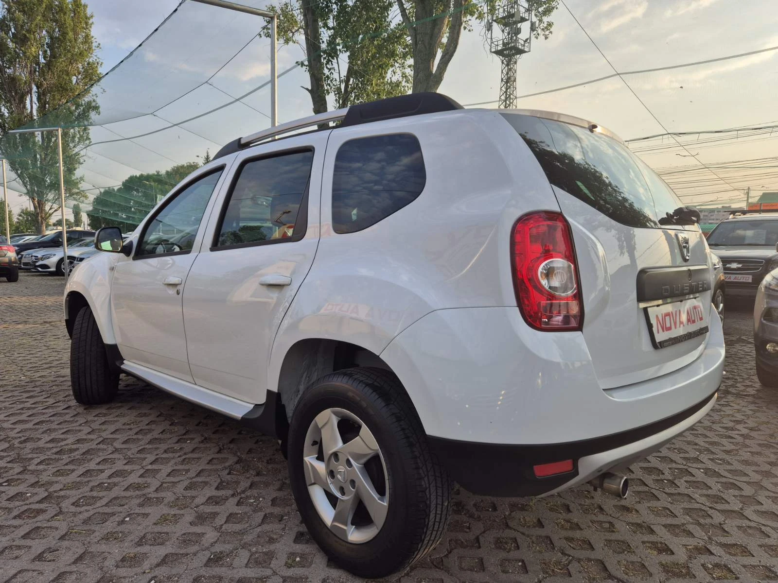 Dacia Duster 1.6I-160.000km - изображение 2