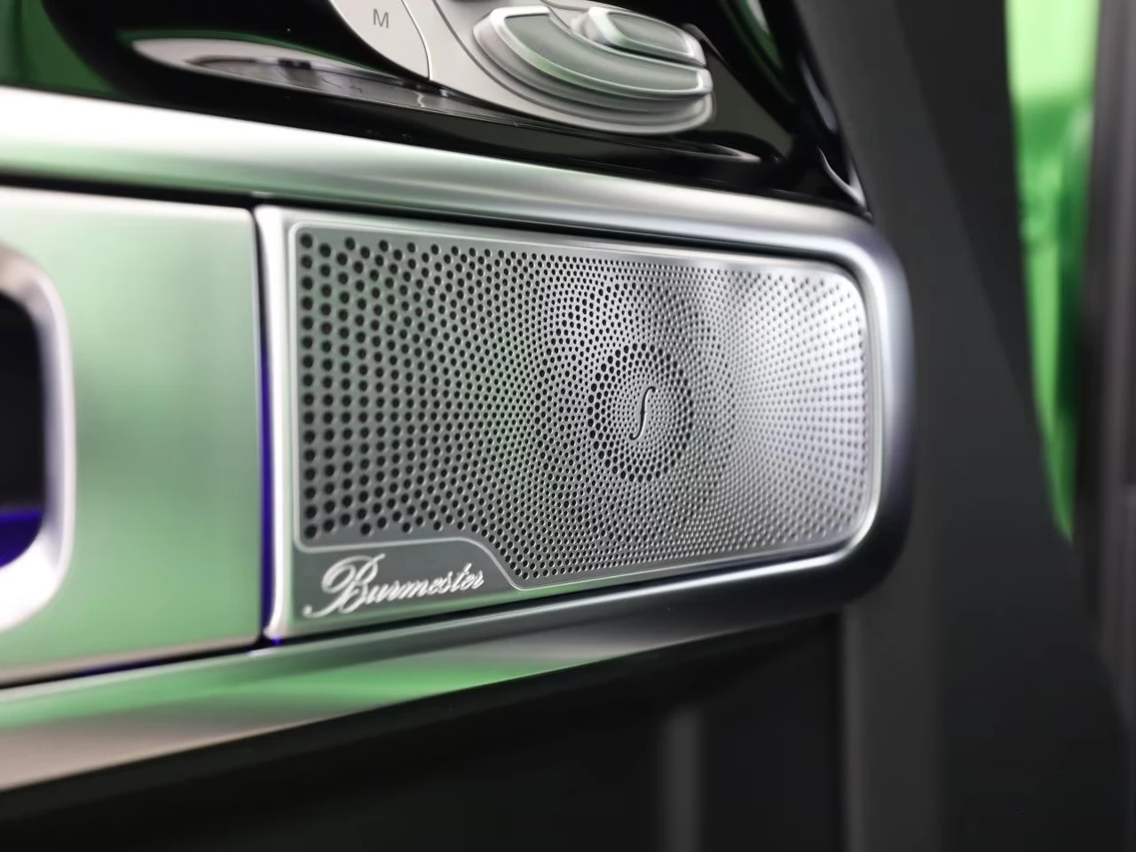 Mercedes-Benz G 63 AMG /FACELIFT/CARBON/NIGHT II/BURM/MANUFAKTUR/MAGNO/, снимка 9 - Автомобили и джипове - 54041460