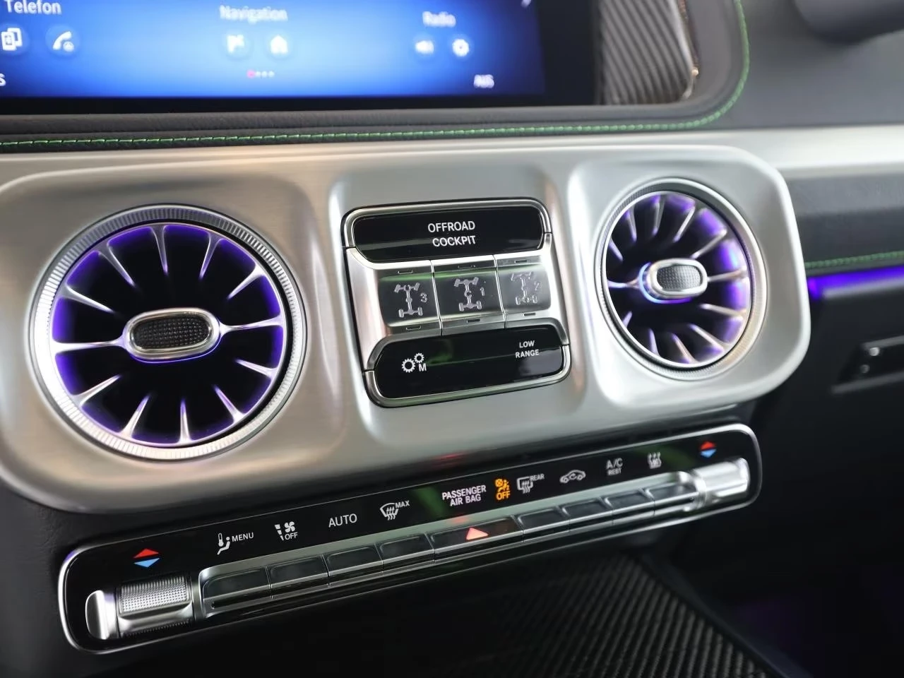 Mercedes-Benz G 63 AMG /FACELIFT/CARBON/NIGHT II/BURM/MANUFAKTUR/MAGNO/, снимка 12 - Автомобили и джипове - 54041460