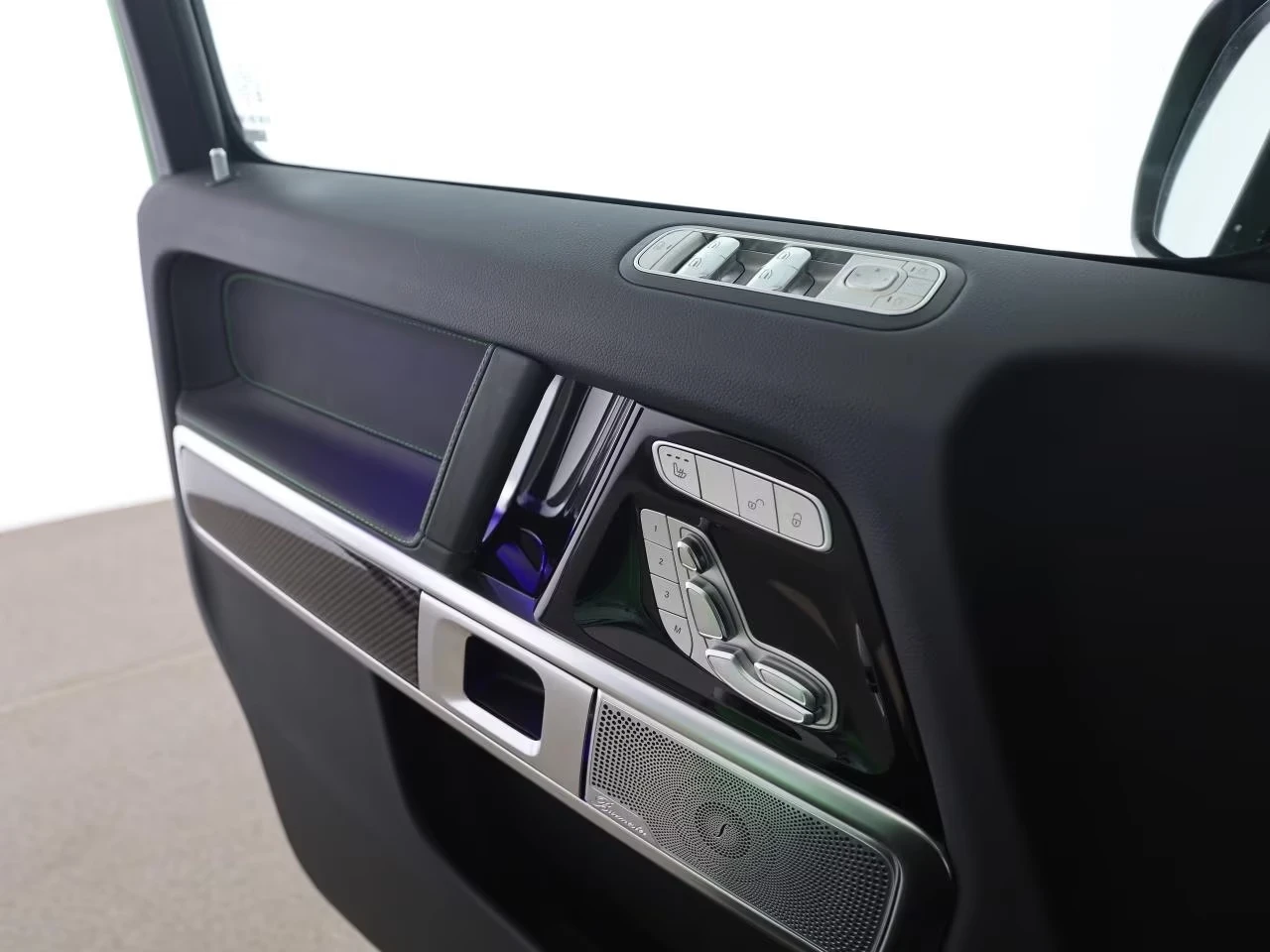 Mercedes-Benz G 63 AMG /FACELIFT/CARBON/NIGHT II/BURM/MANUFAKTUR/MAGNO/, снимка 8 - Автомобили и джипове - 54041460