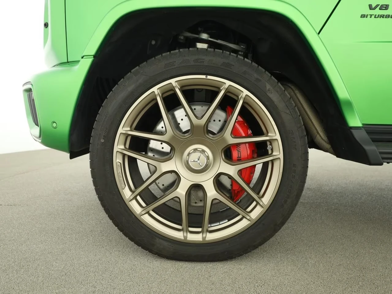 Mercedes-Benz G 63 AMG /FACELIFT/CARBON/NIGHT II/BURM/MANUFAKTUR/MAGNO/, снимка 4 - Автомобили и джипове - 54041460