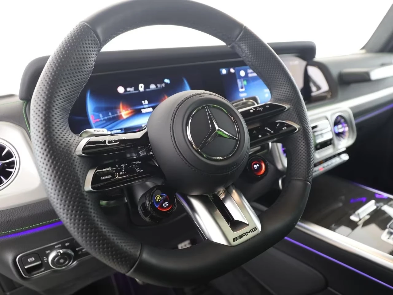 Mercedes-Benz G 63 AMG /FACELIFT/CARBON/NIGHT II/BURM/MANUFAKTUR/MAGNO/, снимка 11 - Автомобили и джипове - 54041460