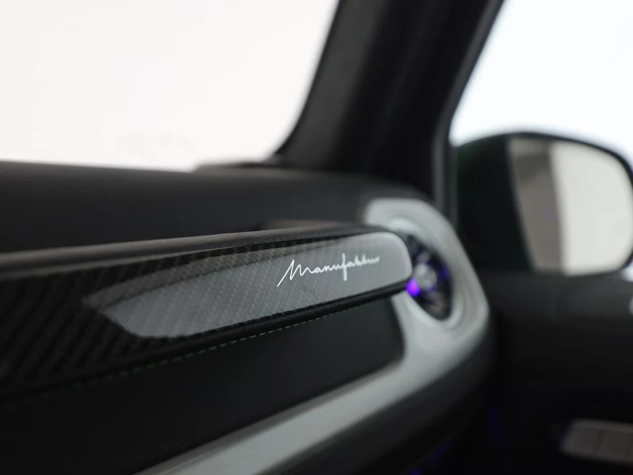 Mercedes-Benz G 63 AMG /FACELIFT/CARBON/NIGHT II/BURM/MANUFAKTUR/MAGNO/, снимка 15 - Автомобили и джипове - 54041460