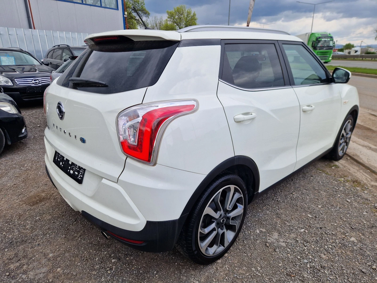 SsangYong Tivoli 1.6 D 114HP.FULL ITALIA, снимка 4 - Автомобили и джипове - 54389810