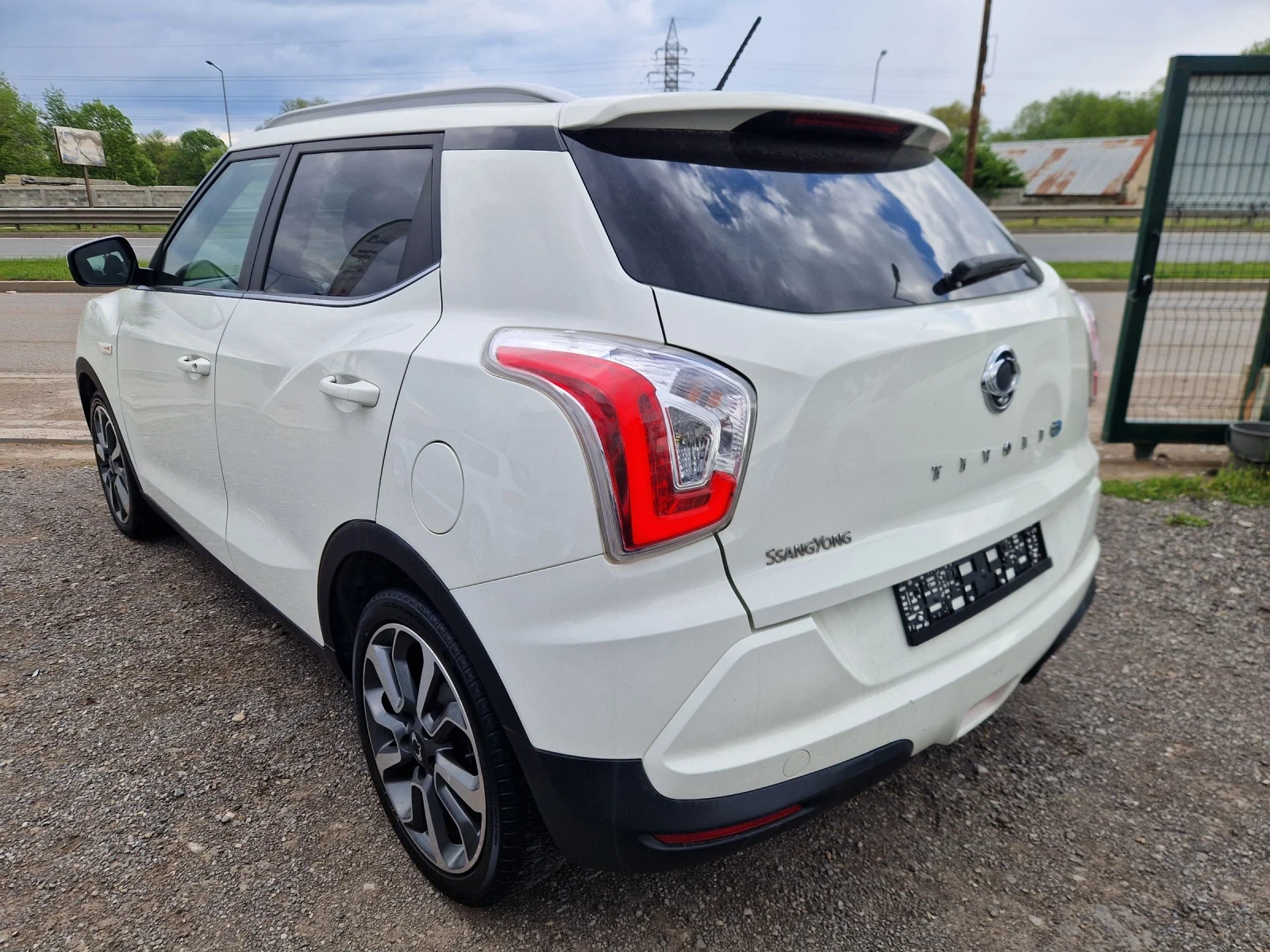 SsangYong Tivoli 1.6 D 114HP.FULL ITALIA, снимка 6 - Автомобили и джипове - 54389810