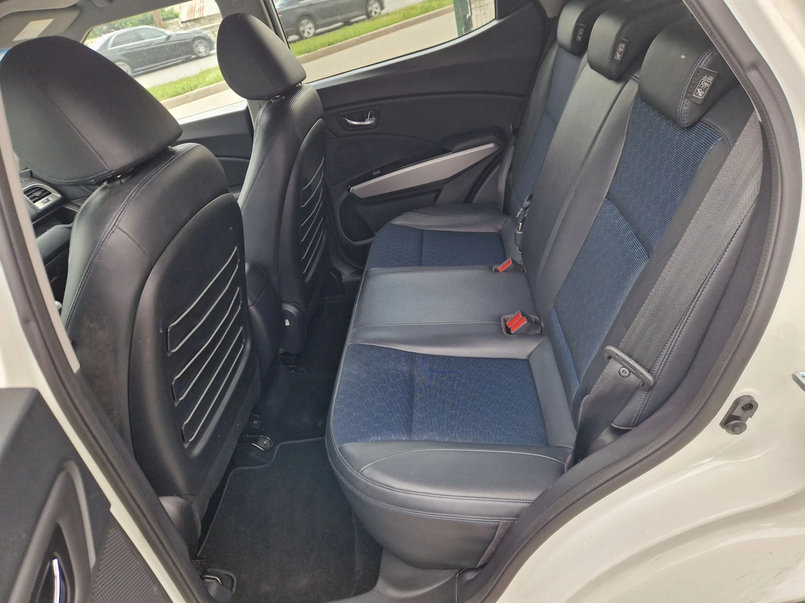 SsangYong Tivoli 1.6 D 114HP.FULL ITALIA, снимка 13 - Автомобили и джипове - 54389810