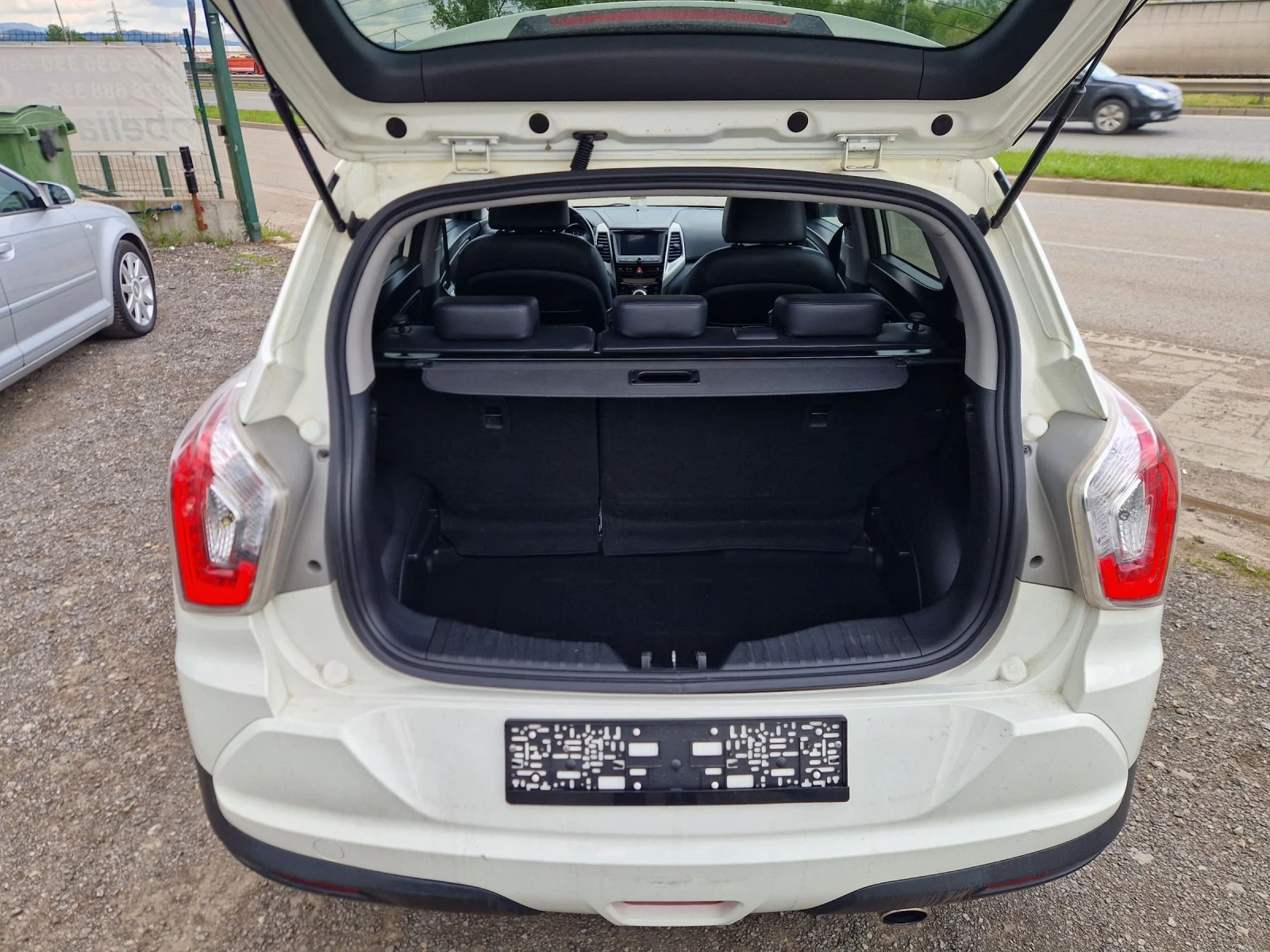 SsangYong Tivoli 1.6 D 114HP.FULL ITALIA, снимка 10 - Автомобили и джипове - 54389810