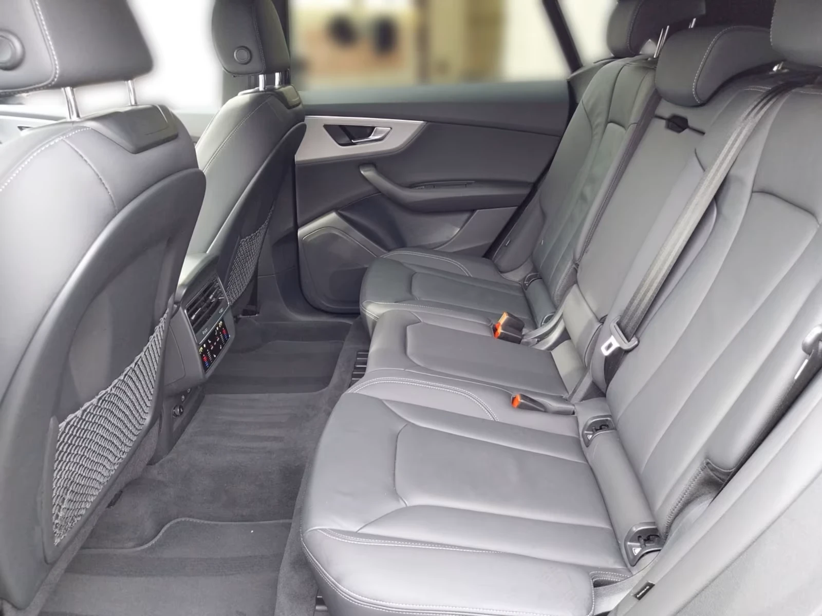 Audi Q8 MEMORY* HEAD-UP* 360CAM* DISTR* KEYLESS* , снимка 9 - Автомобили и джипове - 54508622