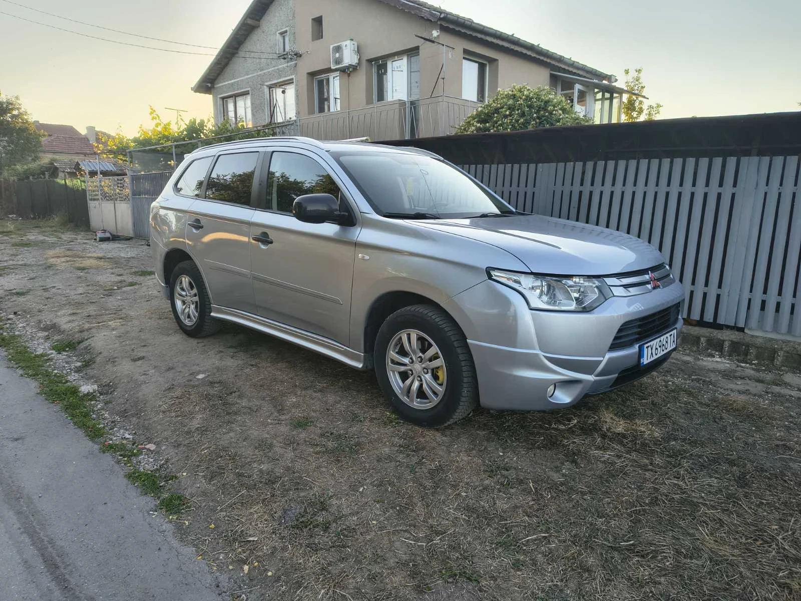 Mitsubishi Outlander 2.0 150hp, снимка 5 - Автомобили и джипове - 55061382
